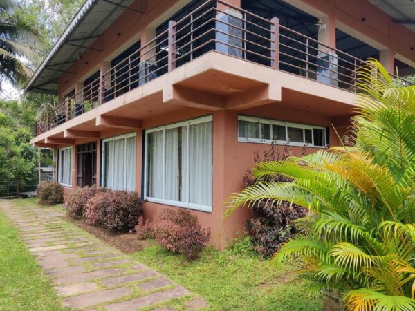 Deluxe Dormitory Cottage - Image 5